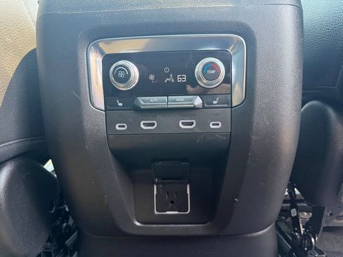 Used 2022 GMC Yukon XL Denali w/ Denali Ultimate Package AWD/4WD image 31