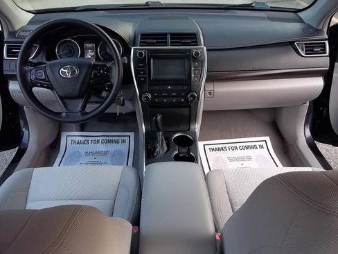 Used 2017 Toyota Camry LE FWD image 17