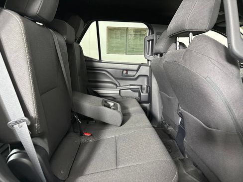 Used 2025 Toyota 4Runner SR5 AWD/4WD image 28