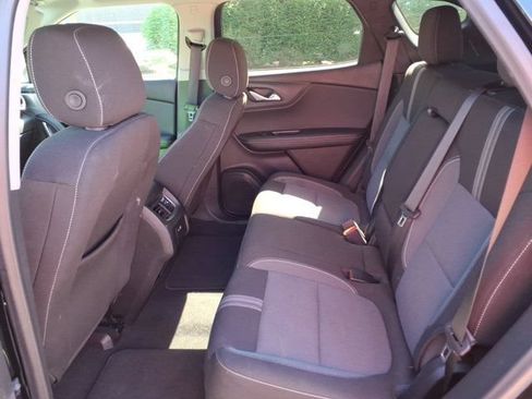 Used 2025 Chevrolet Blazer LT FWD image 25