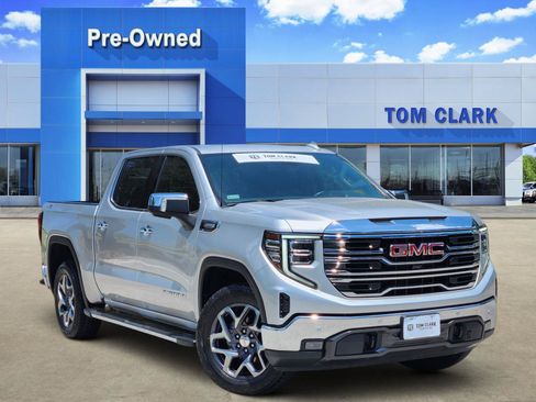 Used 2022 GMC Sierra 1500 SLT AWD/4WD image 1