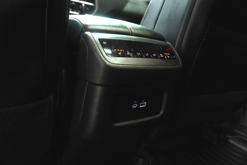 Used 2023 Nissan Pathfinder SL w/ SL Premium Package AWD/4WD image 16