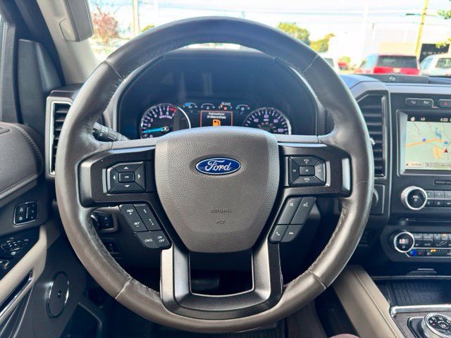 Used 2018 Ford Expedition Limited w/ Equipment Group 301A AWD/4WD image 25