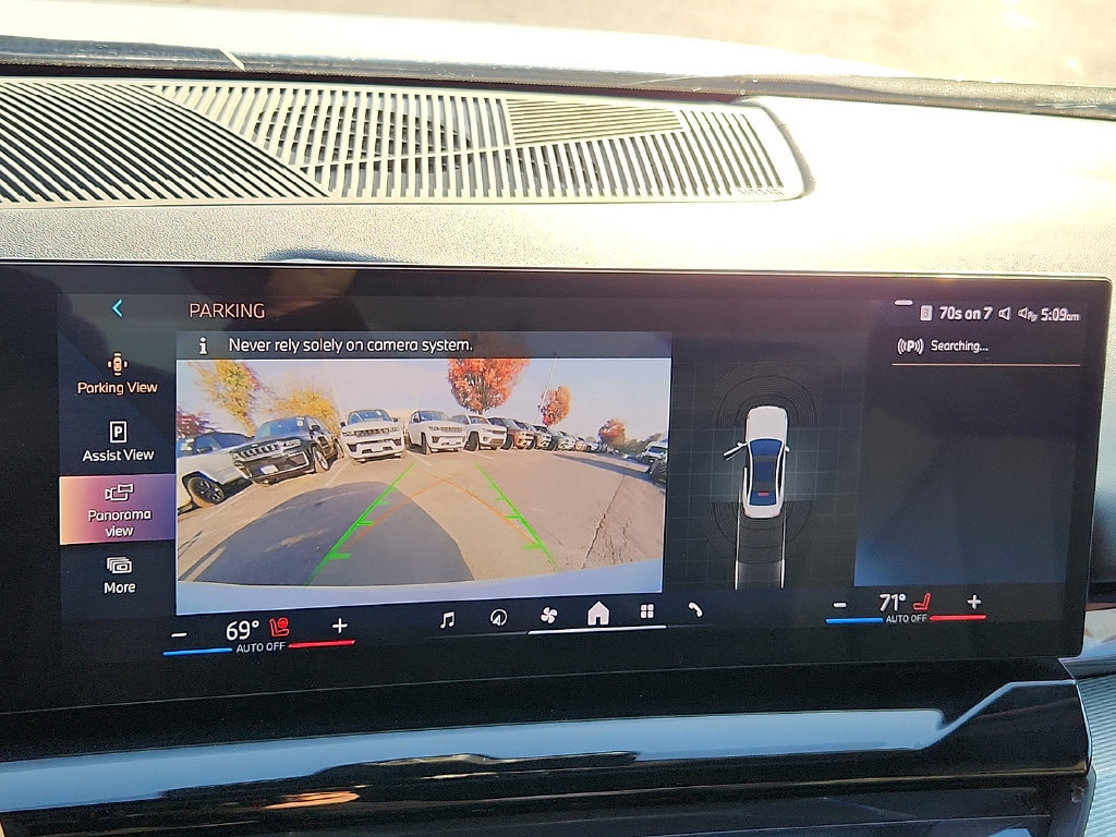 Used 2024 BMW i5 eDrive40i w/ M Sport Package RWD image 19