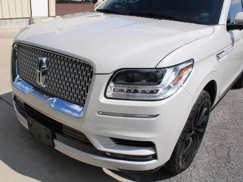 Used 2021 Lincoln Navigator Reserve AWD/4WD image 3