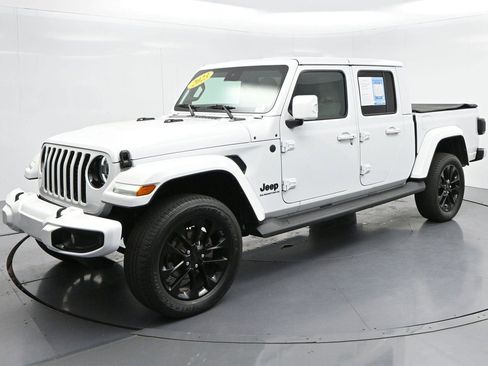 Used 2023 Jeep Gladiator Overland AWD/4WD image 3
