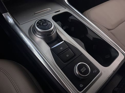 Used 2023 Ford Explorer Limited image 20