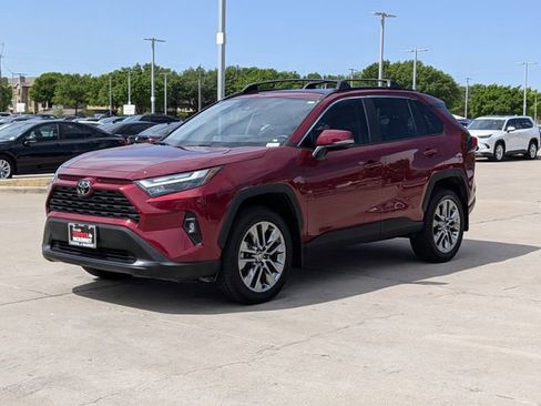 Used 2024 Toyota RAV4 XLE Premium image 10