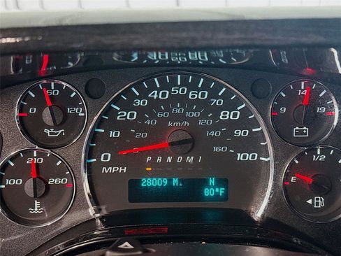Used 2023 GMC Savana 2500 RWD image 4