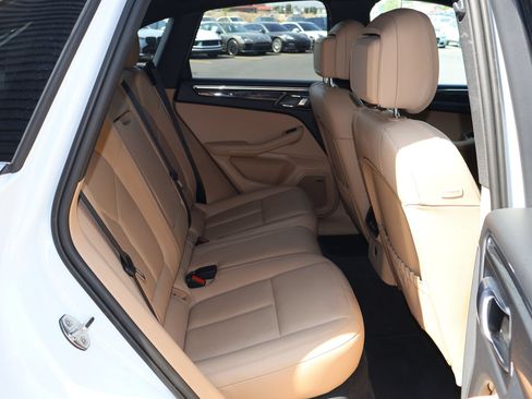 Used 2026 Porsche Macan AWD/4WD image 56