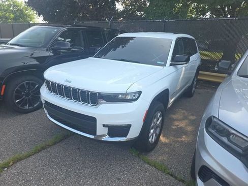Used 2023 Jeep Grand Cherokee L Limited AWD/4WD image 2