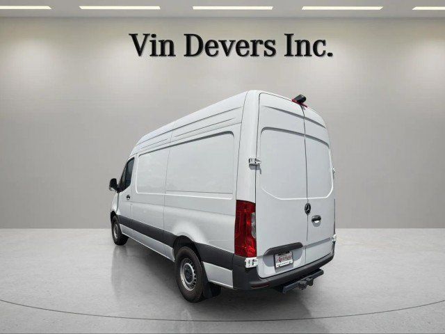 Used 2025 Mercedes-Benz Sprinter 2500 image 5