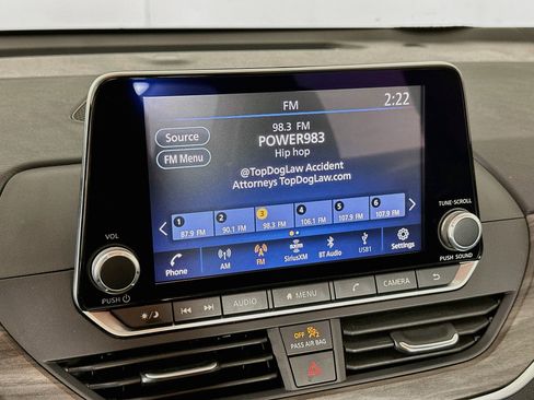 Used 2025 Nissan Altima 2.5 SV FWD image 21