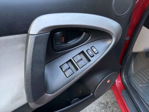 Used 2007 Toyota RAV4 Limited image 38