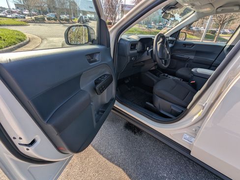 Used 2025 Ford Maverick XL image 8