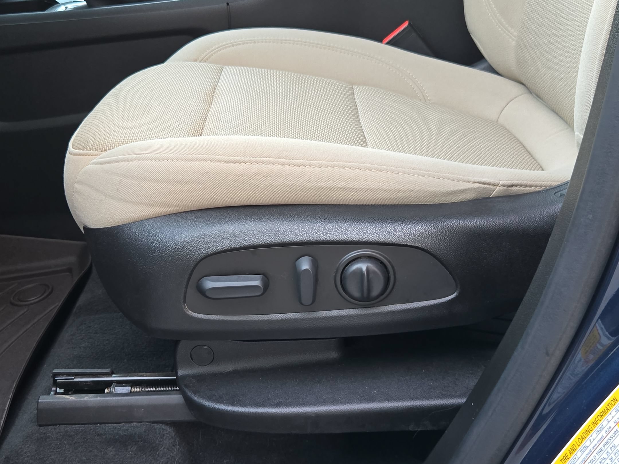 Used 2022 Chevrolet Traverse LT FWD image 23