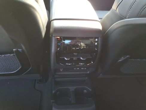 New 2026 Jeep Grand Cherokee L Limited w/ Luxury Tech Group II image 10