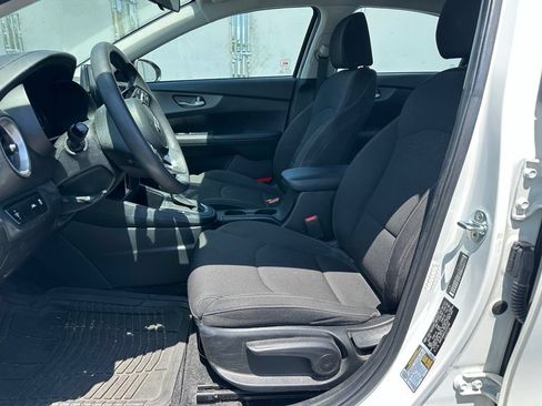Used 2020 Kia Forte LXS FWD image 11