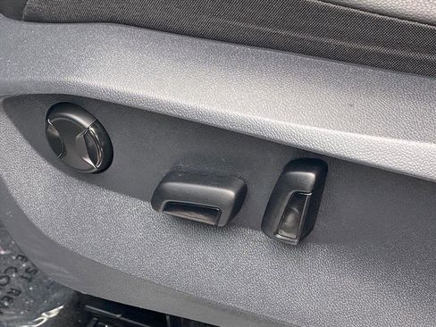 Certified 2022 Volkswagen Tiguan SE R-Line image 14