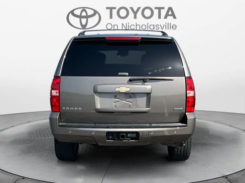 Used 2011 Chevrolet Tahoe LT w/ Luxury Package AWD/4WD image 4