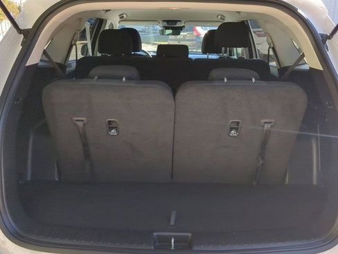 Used 2025 Kia Sorento LX image 12