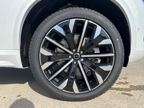 New 2026 Volvo XC90 B6 Ultra w/ Protection Package Premier image 9