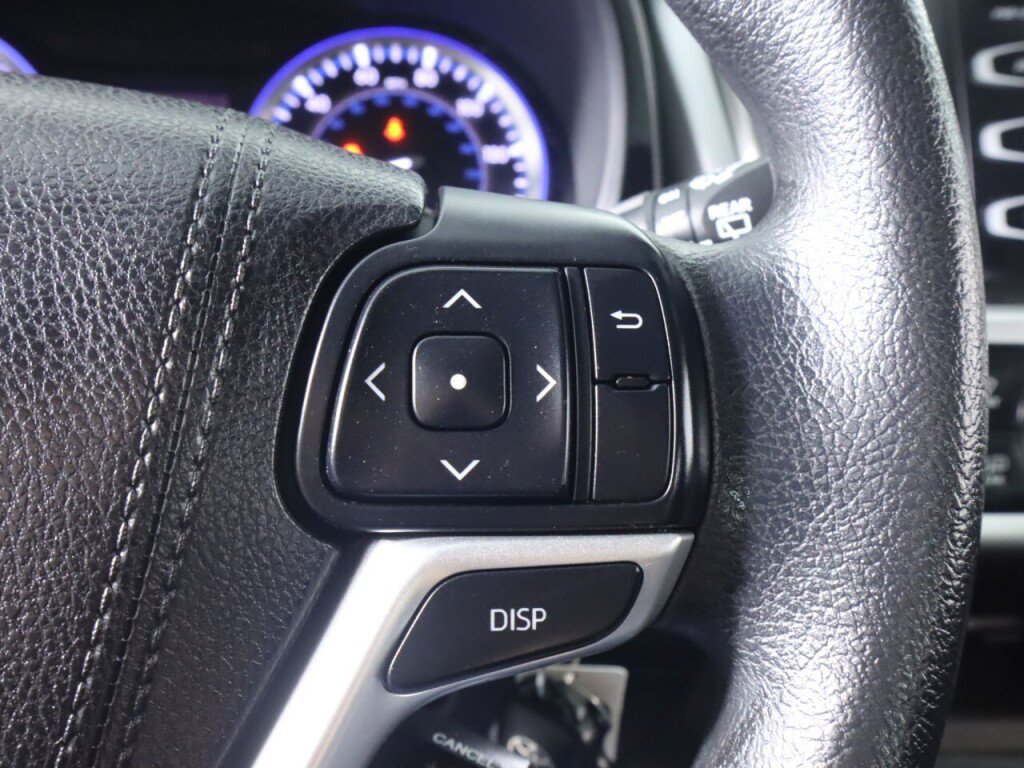 Used 2016 Toyota Highlander LE FWD image 13