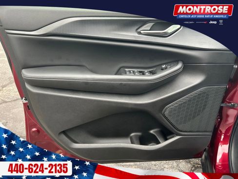 New 2025 Jeep Grand Cherokee image 9