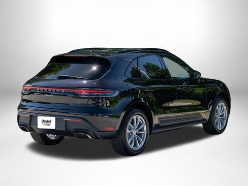 Used 2026 Porsche Macan AWD/4WD image 8