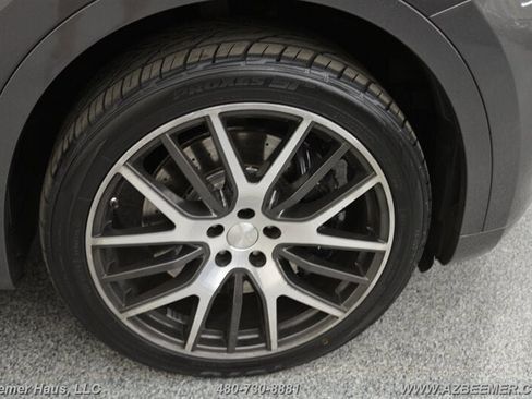 Used 2018 Maserati Levante S GranLusso image 49