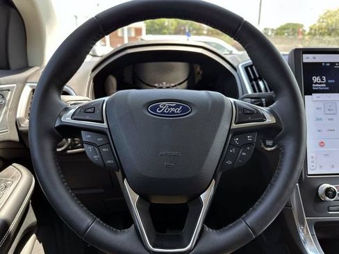 Used 2024 Ford Edge Titanium AWD/4WD image 12