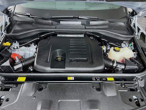 Used 2025 Land Rover Range Rover Autobiography image 32