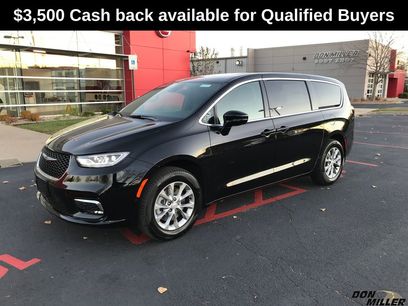 New 2026 Chrysler Pacifica Limited w/ Trailer Tow Group