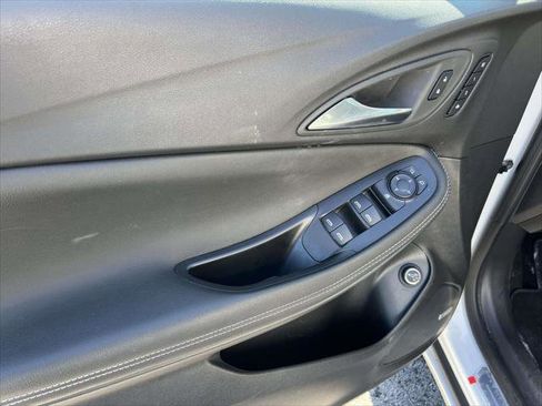 Used 2025 Buick Encore GX Avenir w/ Avenir Convenience Package image 15