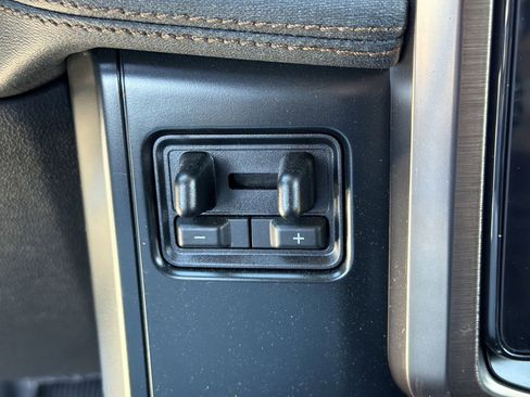 Used 2023 Ford F150 Lightning Lariat w/ Equipment Group 511A High image 8