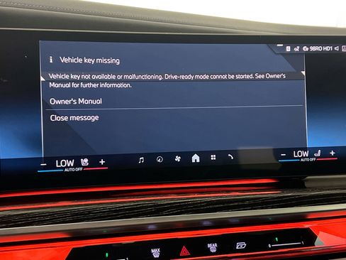 Used 2024 BMW 740i image 28