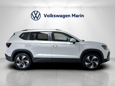 New 2026 Volkswagen Taos SE image 6