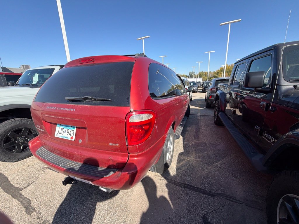 Used 2005 Dodge Grand Caravan SXT FWD image 3