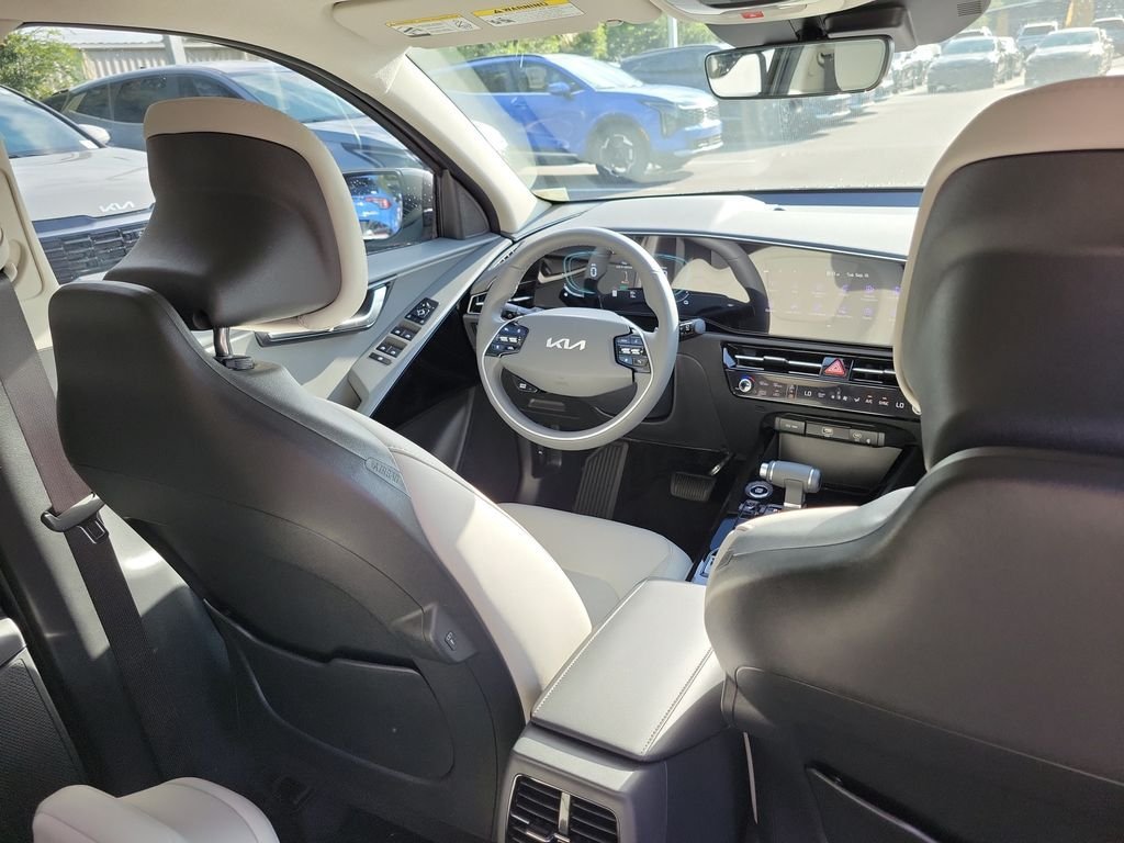 New 2026 Kia Niro EX FWD image 13