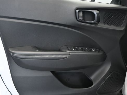 Certified 2024 Hyundai Venue Limited image 22