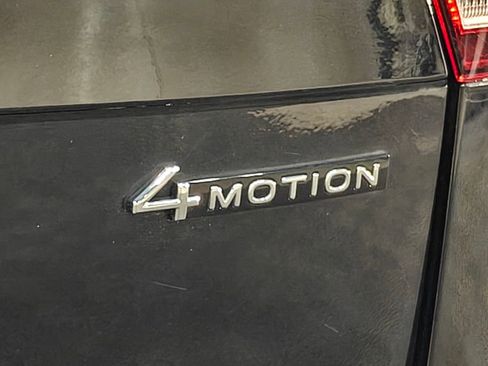 Used 2023 Volkswagen Tiguan SE image 48