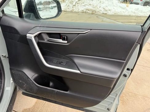 Used 2023 Toyota RAV4 XLE image 33
