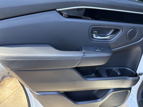 Used 2025 Honda Pilot EX-L image 22