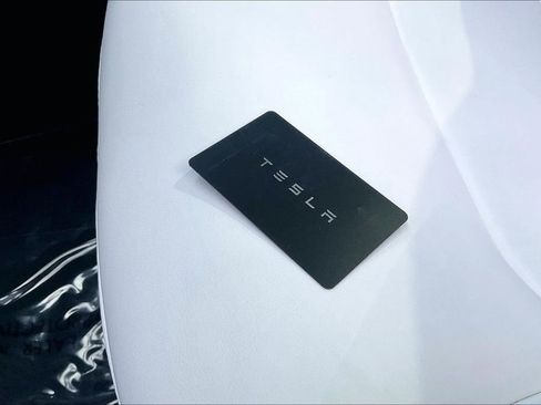 Used 2021 Tesla Model Y Long Range image 33