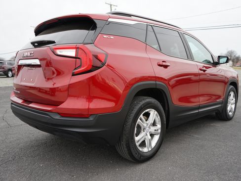 Used 2022 GMC Terrain SLE w/ Driver Convenience Package image 5