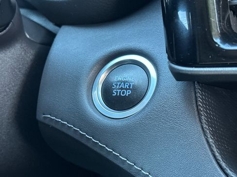 Used 2021 Toyota Highlander XLE image 23