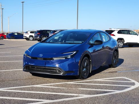 New 2026 Toyota Prius LE image 2