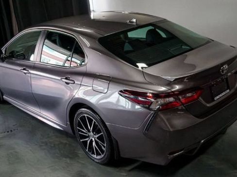 Used 2023 Toyota Camry SE FWD image 13