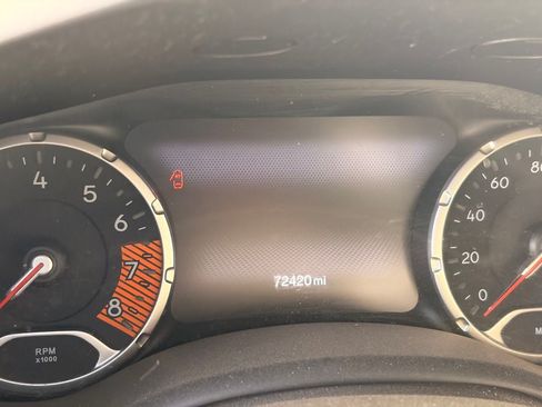 Used 2023 Jeep Renegade Altitude AWD/4WD image 9