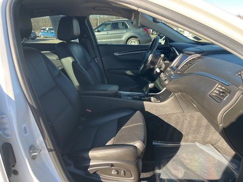 Used 2016 Chevrolet Impala LT w/ Convenience Package image 53